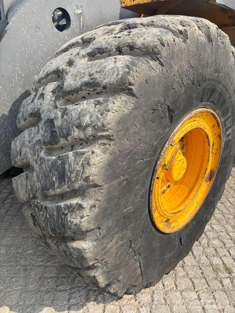 Volvo L 180 G Pale gommate