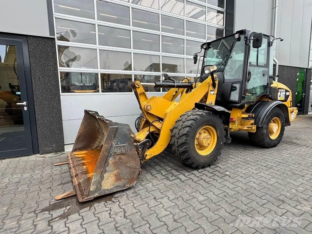 CAT 907H Pale gommate