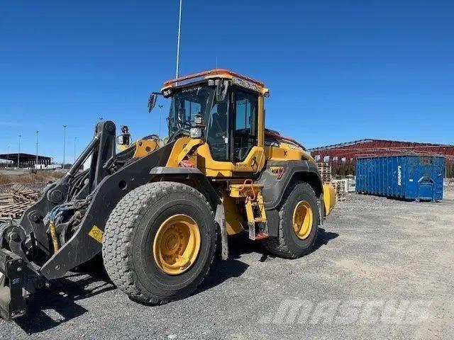 Volvo L 120 H Pale gommate