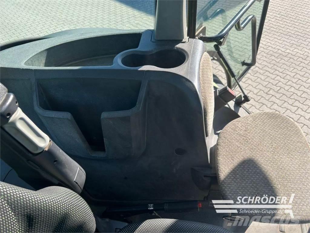 CLAAS ARION 640 Trattori