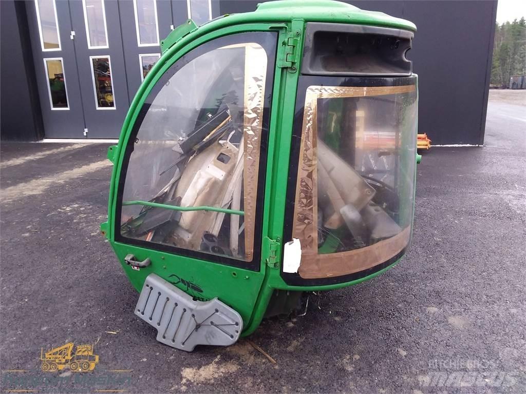 John Deere 1910e Cabine e interni