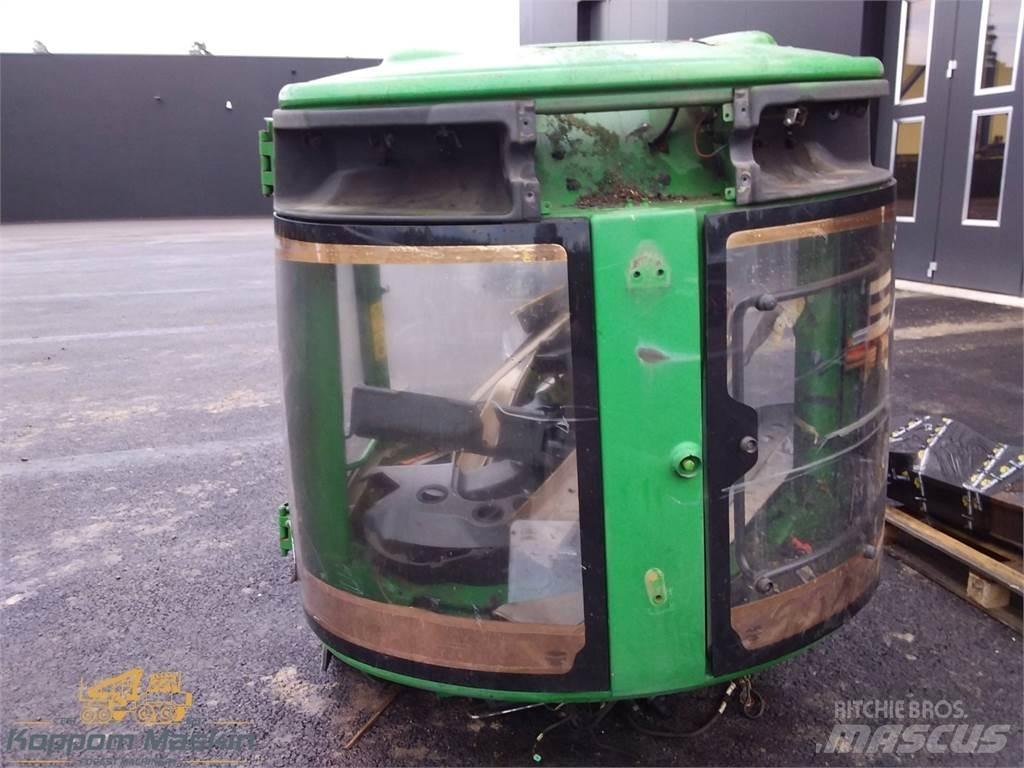 John Deere 1910e Cabine e interni