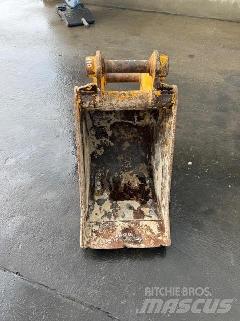 JCB 7-8 TON Retroescavatori