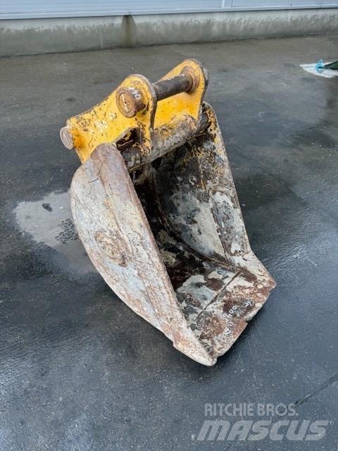 JCB 7-8 TON Retroescavatori
