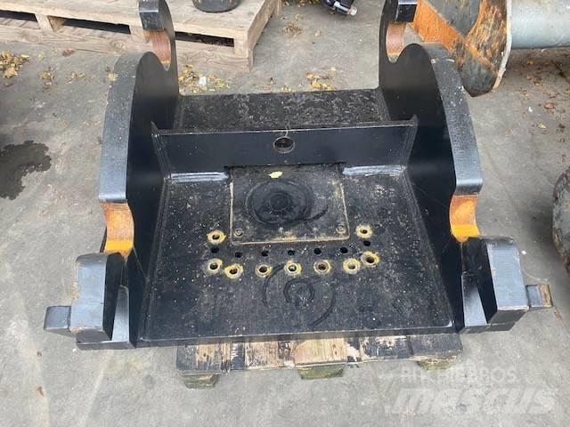 CAT CW70 kopplaat Pinze