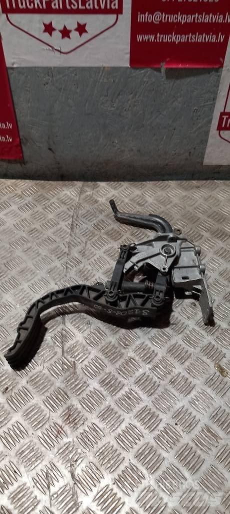 Scania S 94   1364173 Cabine e interni