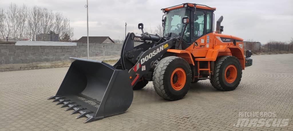 Doosan DL 280-5 Pale gommate