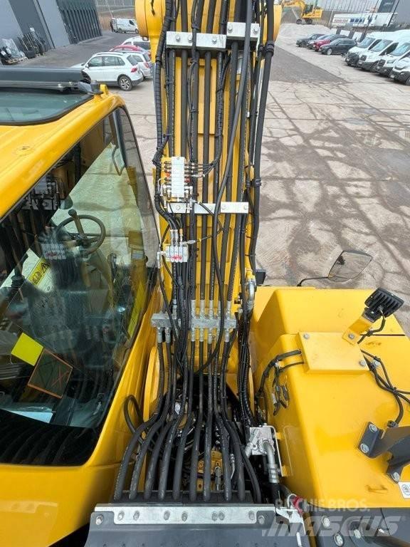 Komatsu PW160-11 Escavatori gommati