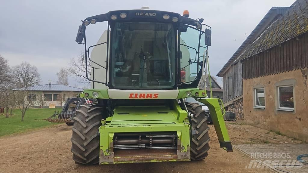 CLAAS Tucano 440 Mietitrebbiatrici