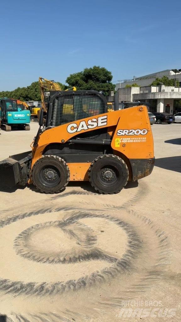 CASE SR 200 Mini Pale Gommate