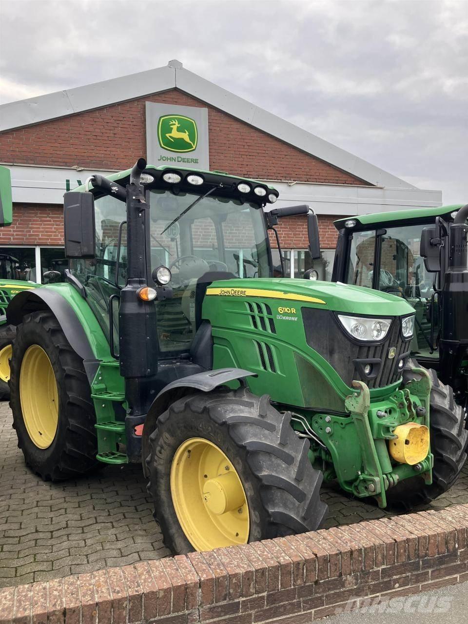 John Deere 6110R Trattori
