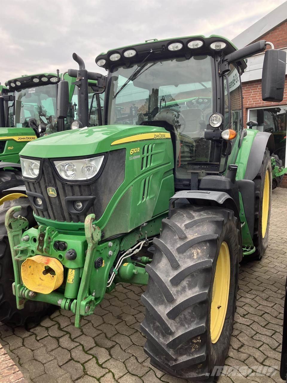John Deere 6110R Trattori