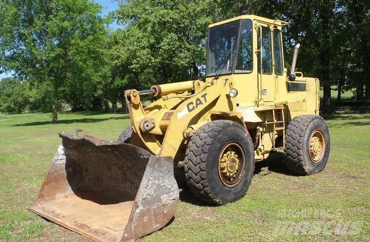 CAT 926 E Pale gommate