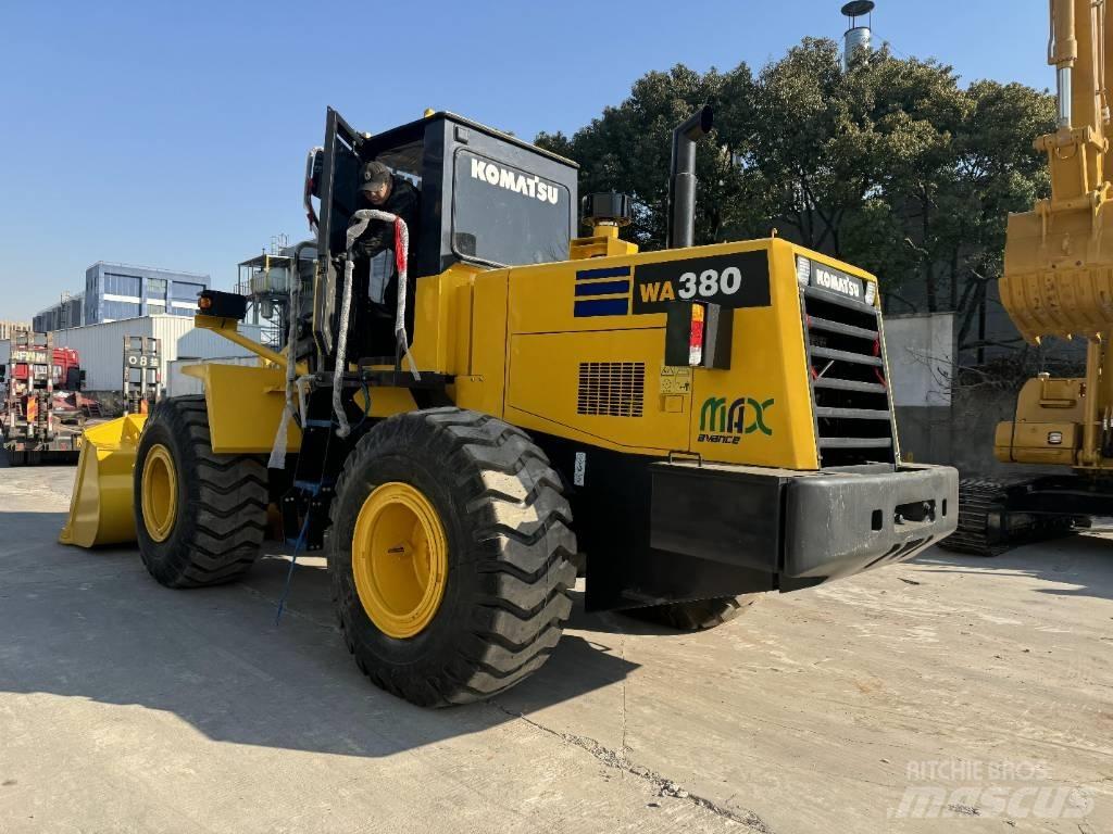Komatsu WA380-6 Pale gommate