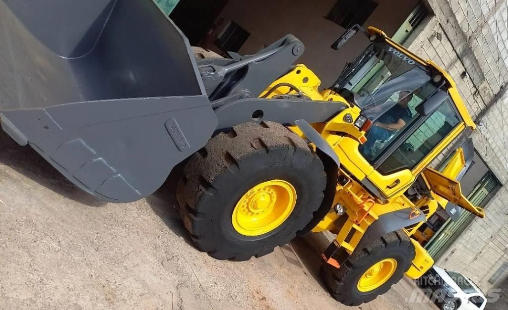 Volvo L 90 F Pale gommate