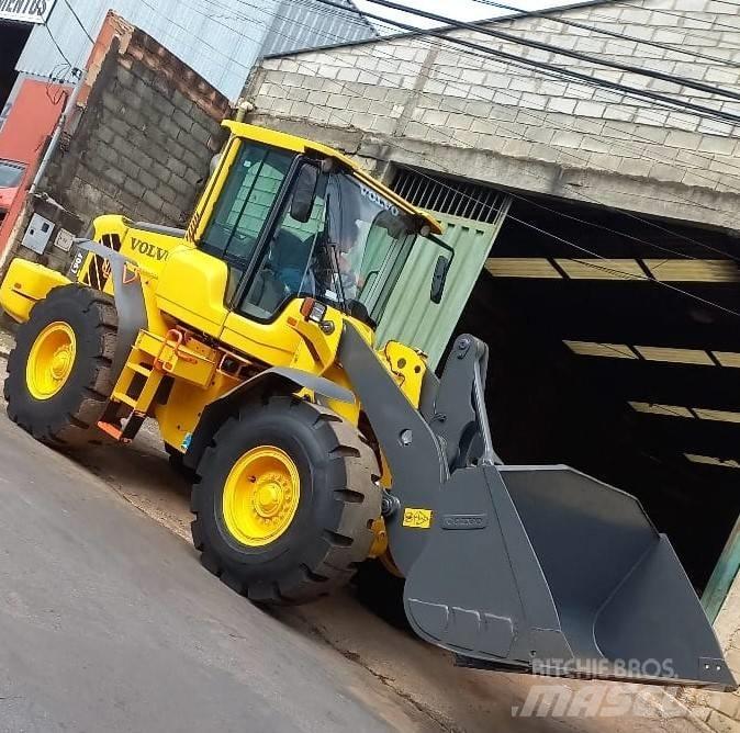 Volvo L 90 F Pale gommate