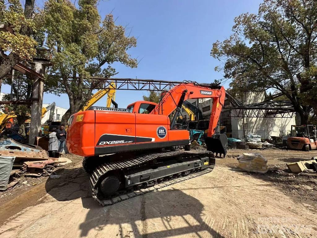 Doosan DX 225 LC-9 Escavatori cingolati