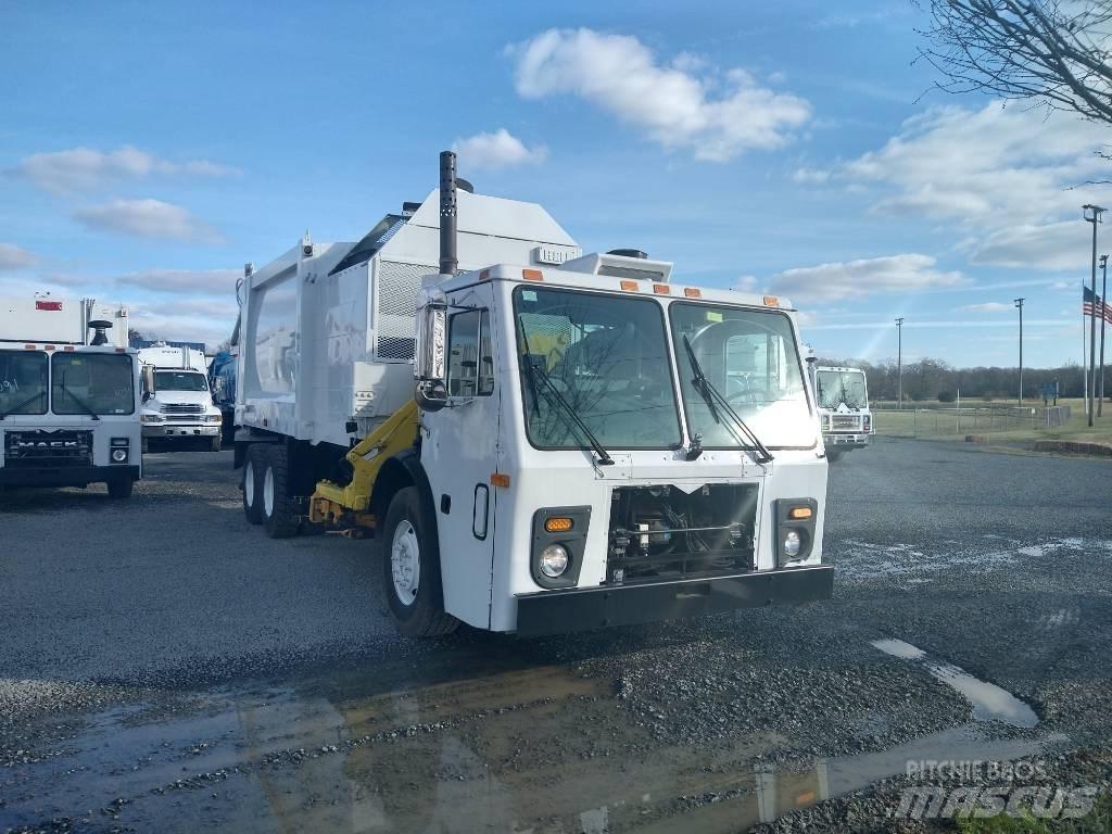 Mack LEU613 Camion dei rifiuti
