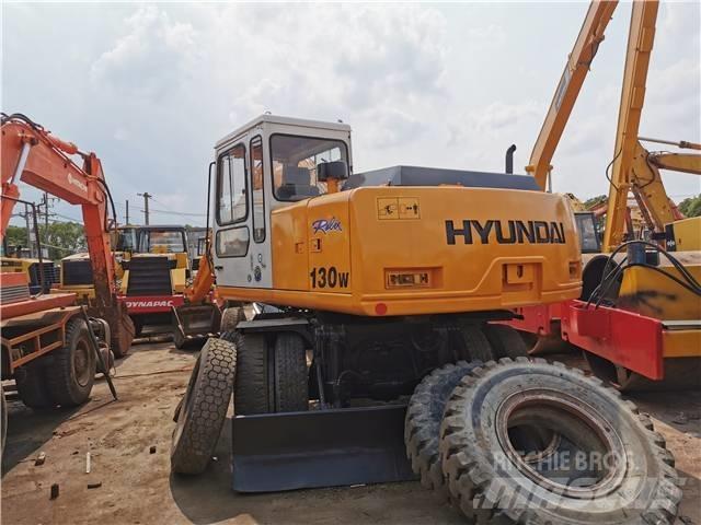 Hyundai R130WD Escavatori gommati