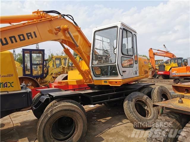Hyundai R130WD Escavatori gommati