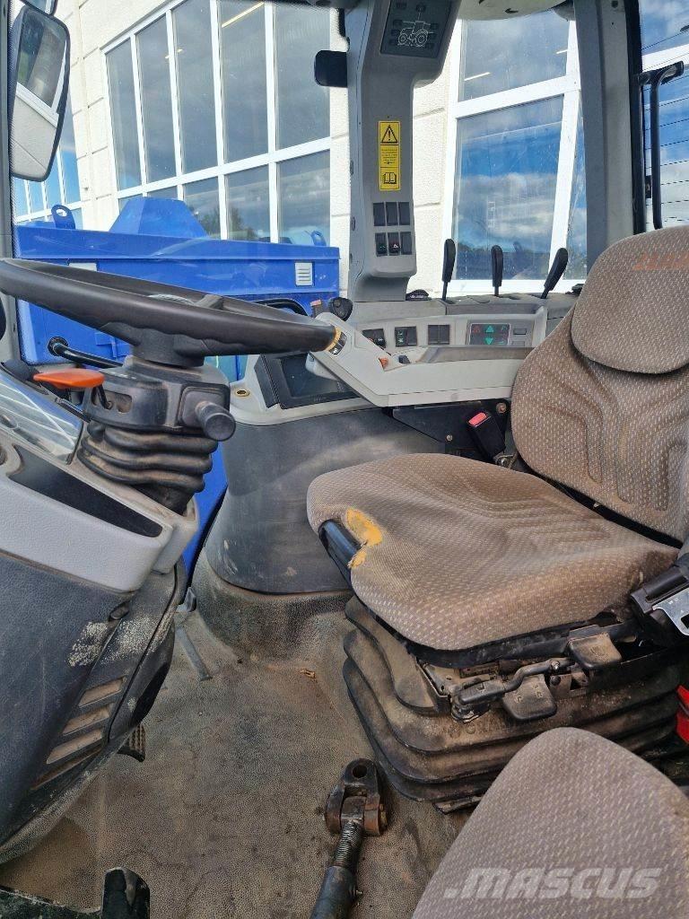 CLAAS Arion 640 Trattori