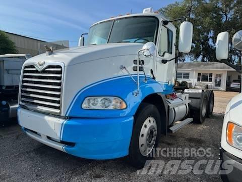 Mack CXN613 Motrici e Trattori Stradali