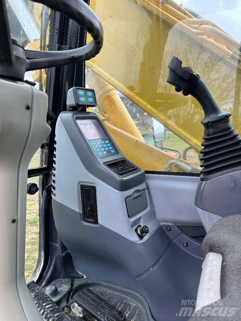 Komatsu PW 160-7E0 Escavatori gommati