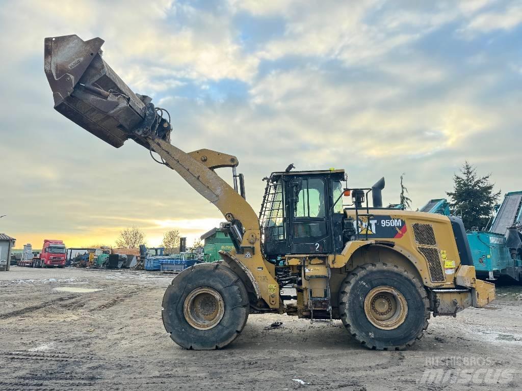 CAT 950M HighLift Pale gommate