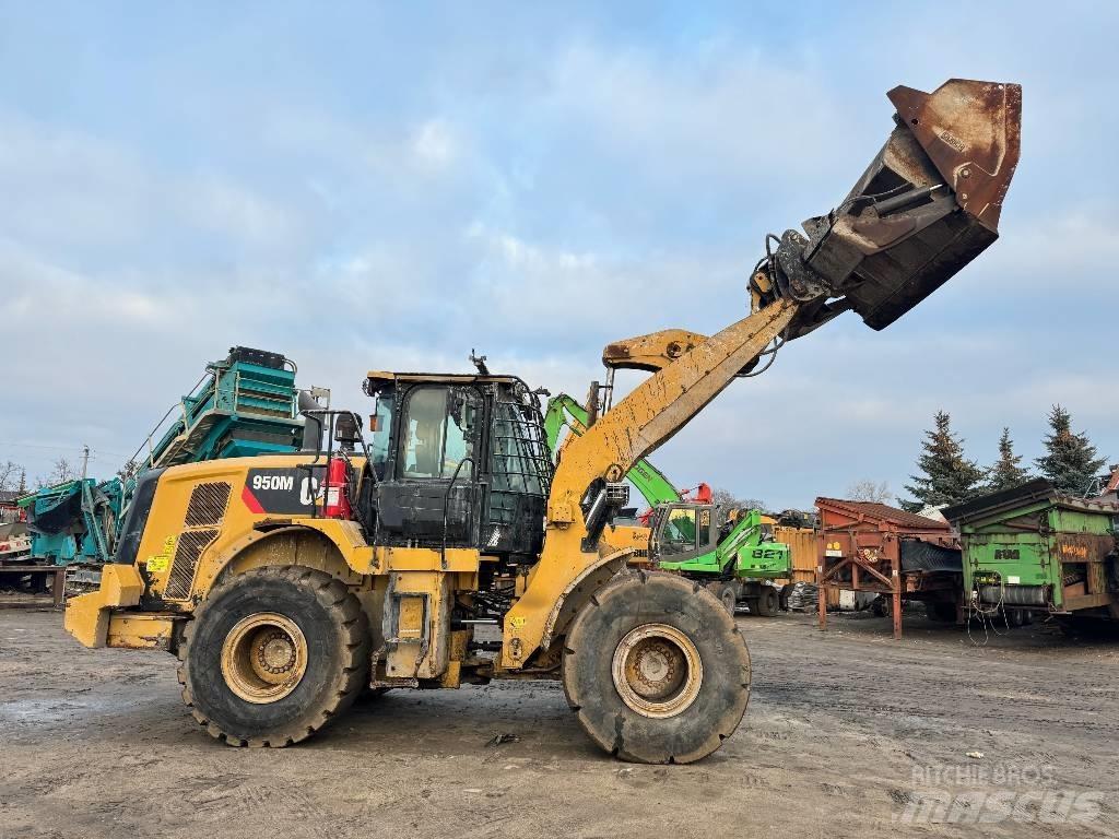 CAT 950M HighLift Pale gommate