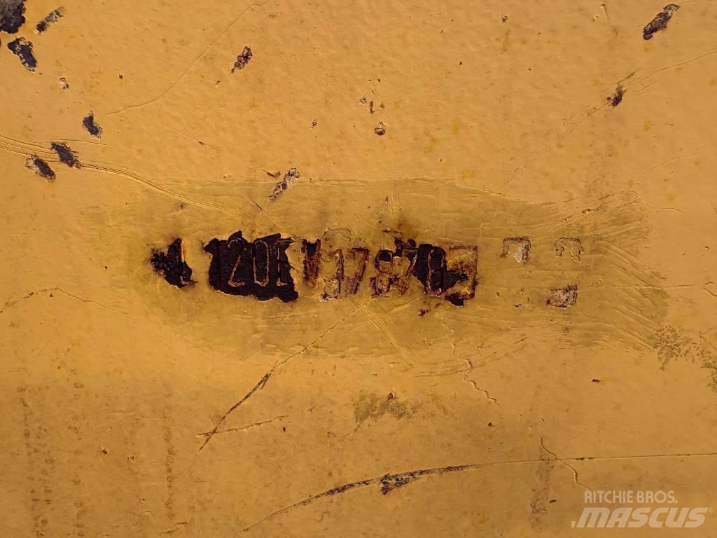 Volvo L 120 E Pale gommate
