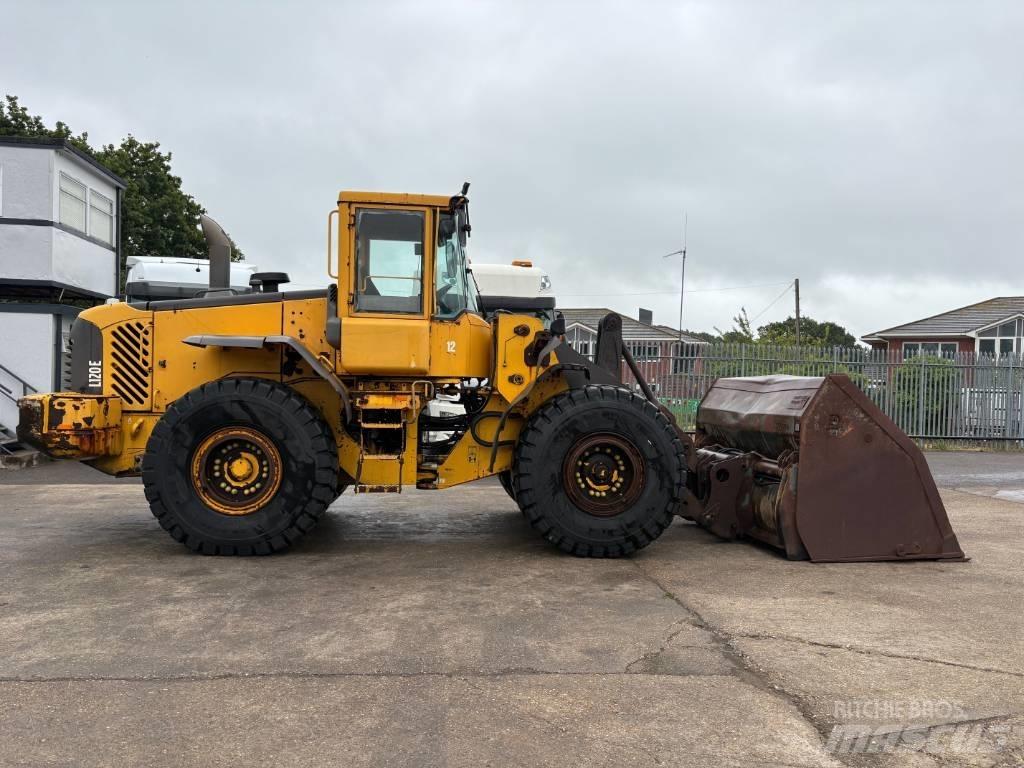 Volvo L 120 E Pale gommate