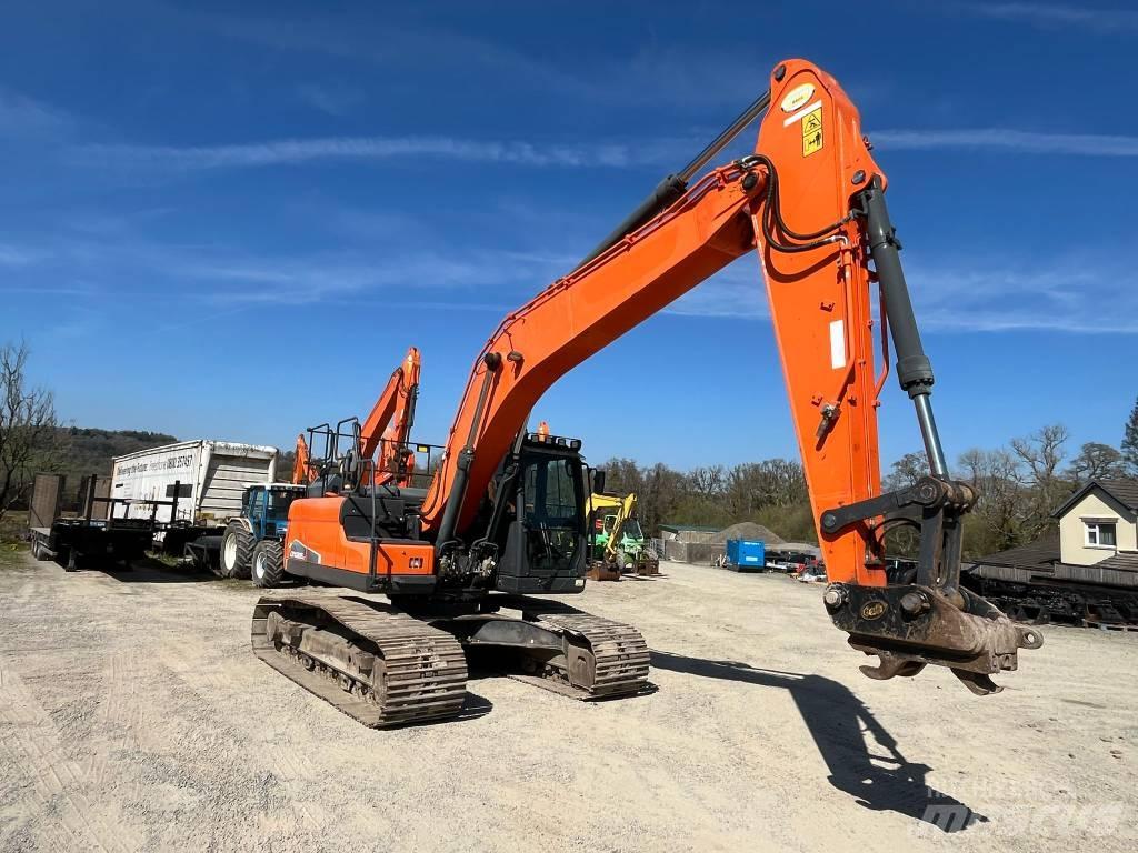 Doosan DX 225 Escavatori cingolati