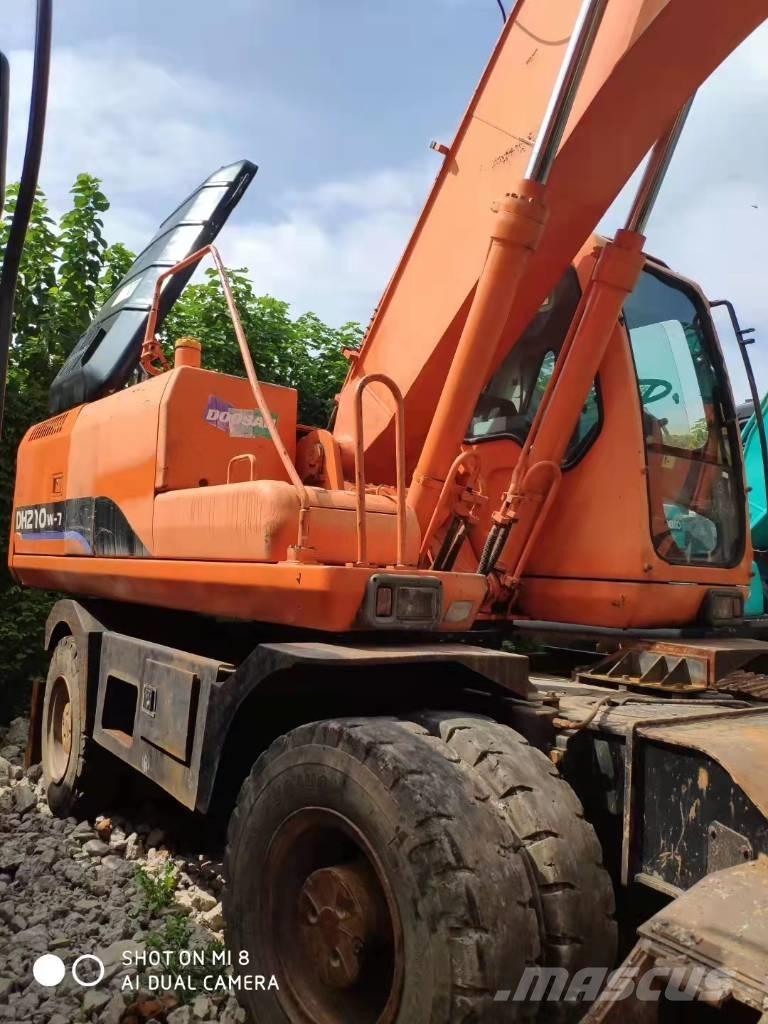Doosan DH210W-7 Escavatori gommati