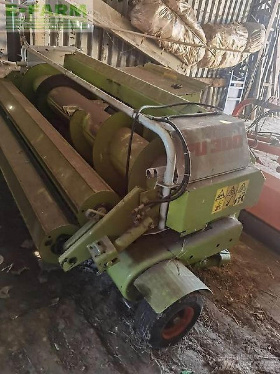 CLAAS jaguar 682s Trince semoventi