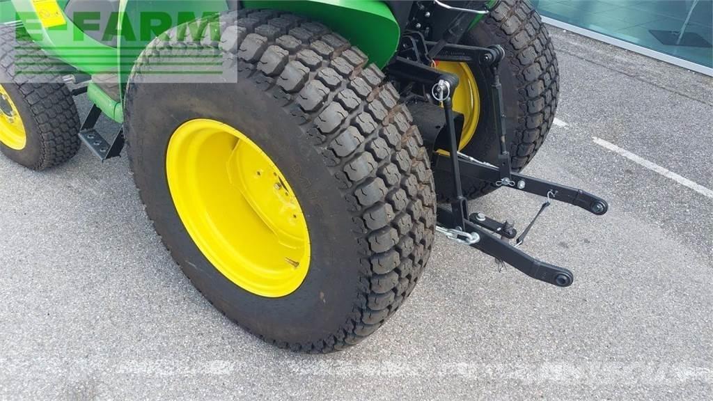 John Deere 3025E Trattori