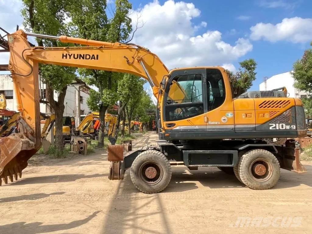 Hyundai R210W-9 Escavatori gommati
