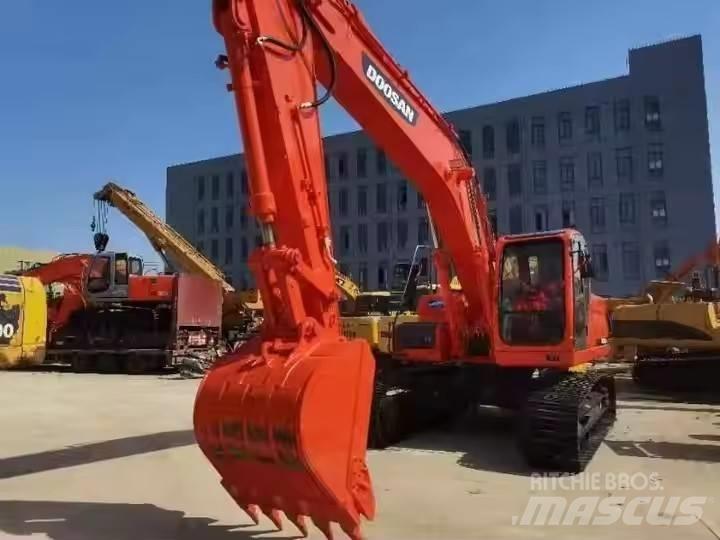 Doosan DX225LC Escavatori cingolati