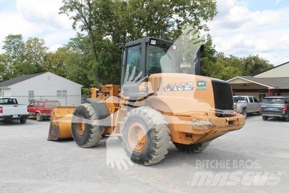 CASE 621D Pale gommate