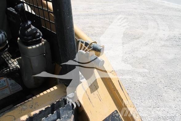 CAT 226 Mini Pale Gommate