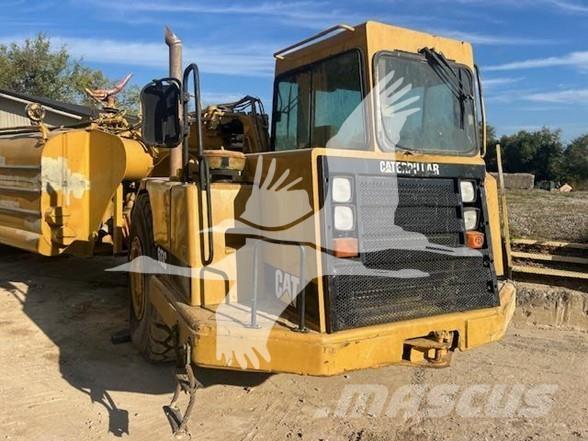 CAT 613C Autocisterne