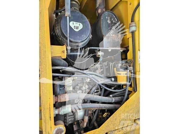 CAT 924G Pale gommate