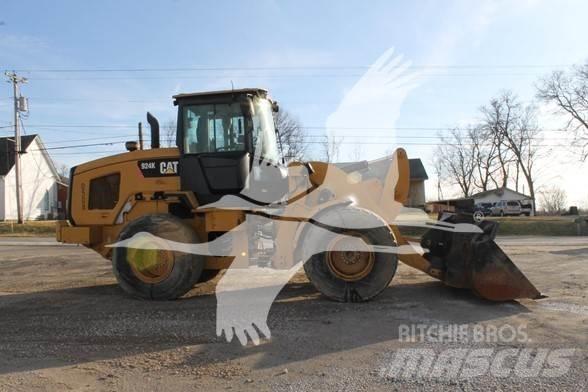 CAT 924K Pale gommate