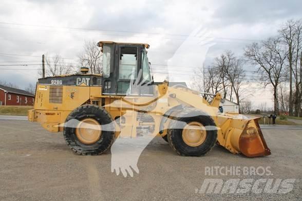 CAT 928G Pale gommate