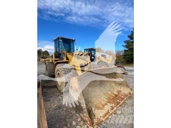 CAT 938G II Pale gommate