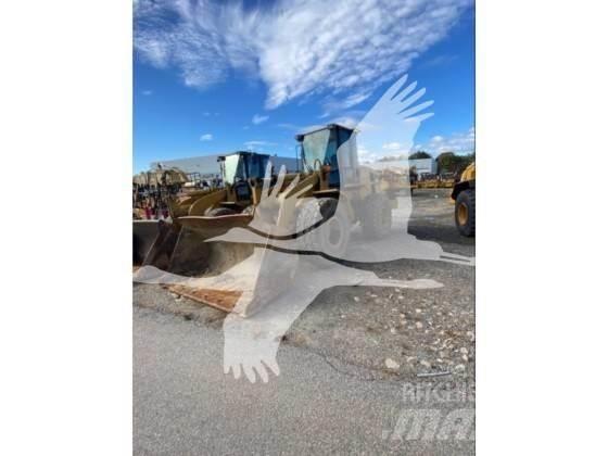 CAT 938G II Pale gommate