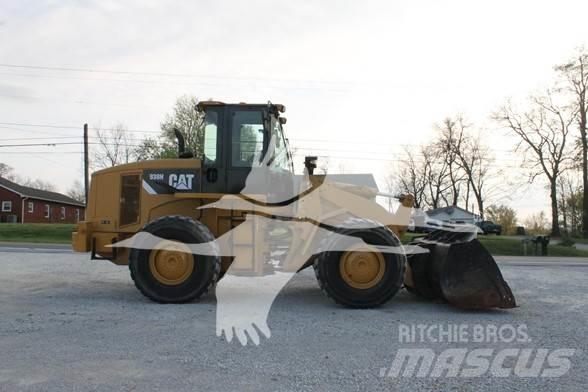 CAT 938H Pale gommate