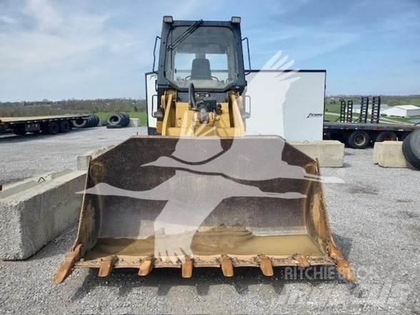 CAT 953C Pale cingolate