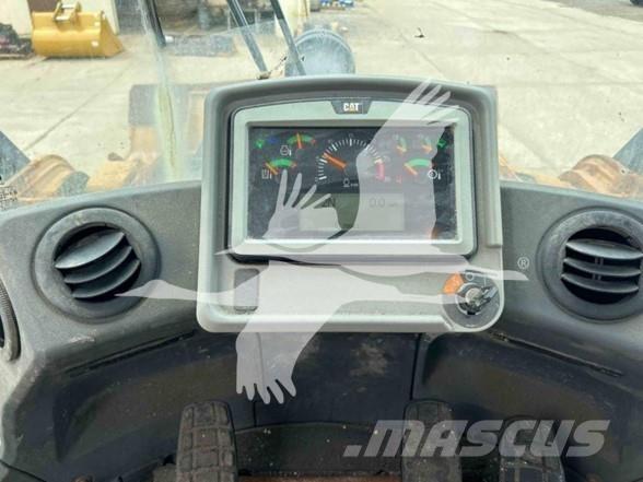 CAT 972M Pale gommate