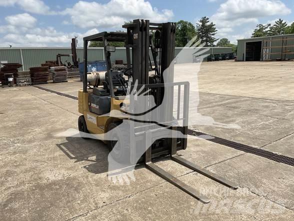 CAT GP25 Carrelli elevatori diesel