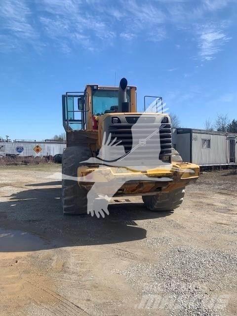 Volvo L220F Pale gommate
